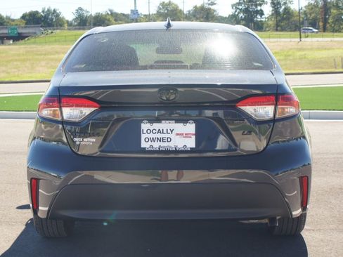 Used 2024 Toyota Corolla LE image 3