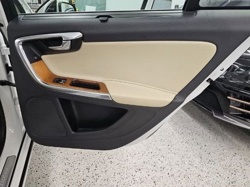 Used 2016 Volvo S60 T5 Premier image 28