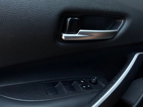 Used 2025 Toyota Corolla SE FWD image 18