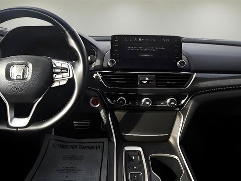 Used 2018 Honda Accord Sport image 15
