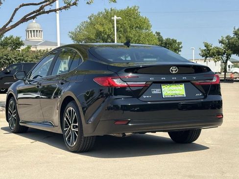 Used 2026 Toyota Camry XLE FWD image 3