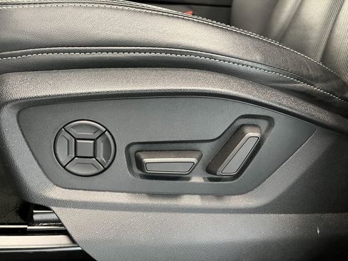 Used 2019 Audi Q8 Prestige w/ Towing Package image 17