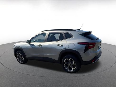 Used 2025 Chevrolet Trax LT image 10