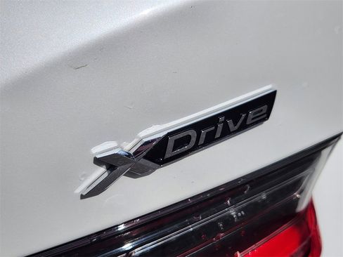 Used 2022 BMW 330i xDrive Sedan w/ Premium Package image 13