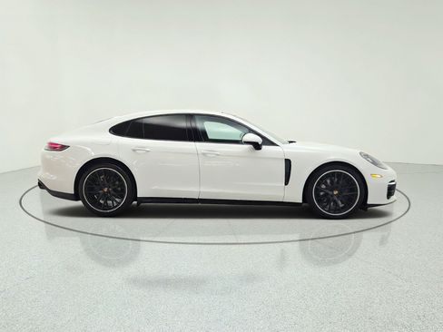 Used 2023 Porsche Panamera image 4