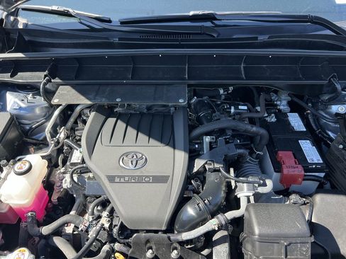 Used 2023 Toyota Highlander XLE image 36