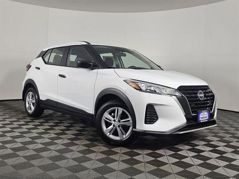 New 2025 Nissan Kicks S image 5