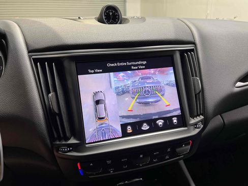 Used 2023 Maserati Levante Modena AWD/4WD image 8