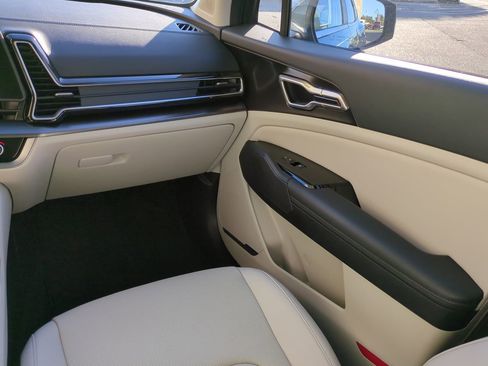 Used 2023 Kia Sportage EX image 17