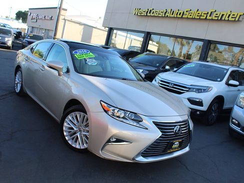 Used 2016 Lexus ES 350 w/ Luxury Package w/Wood Trim FWD image 39