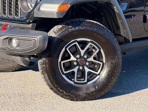 Used 2024 Jeep Wrangler Unlimited Rubicon image 25