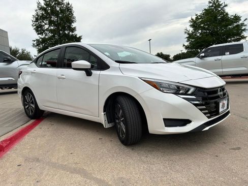 Used 2025 Nissan Versa SV w/ Trunk Package FWD image 4