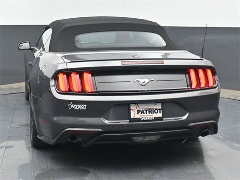 Used 2020 Ford Mustang Premium image 5