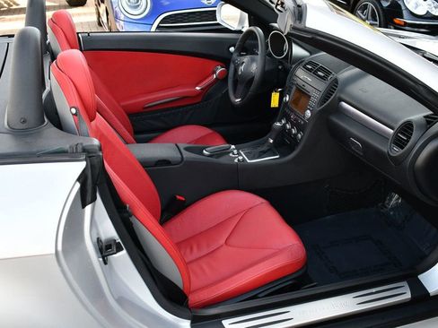 Used 2009 Mercedes-Benz SLK 300 image 16