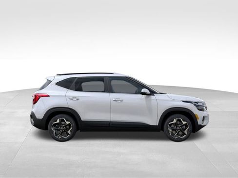 Used 2025 Kia Seltos EX image 8