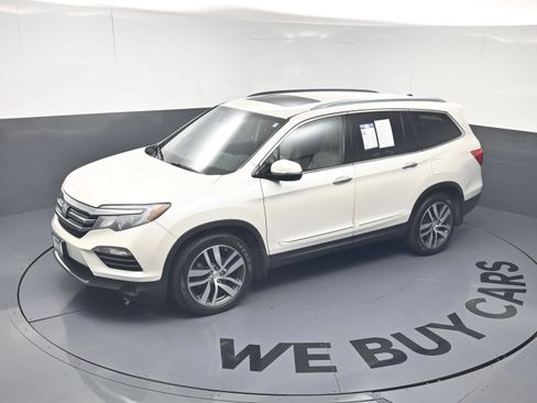 Used 2016 Honda Pilot Touring image 30