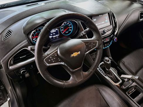 Used 2018 Chevrolet Cruze Premier w/ Enhanced Convenience Package FWD image 22