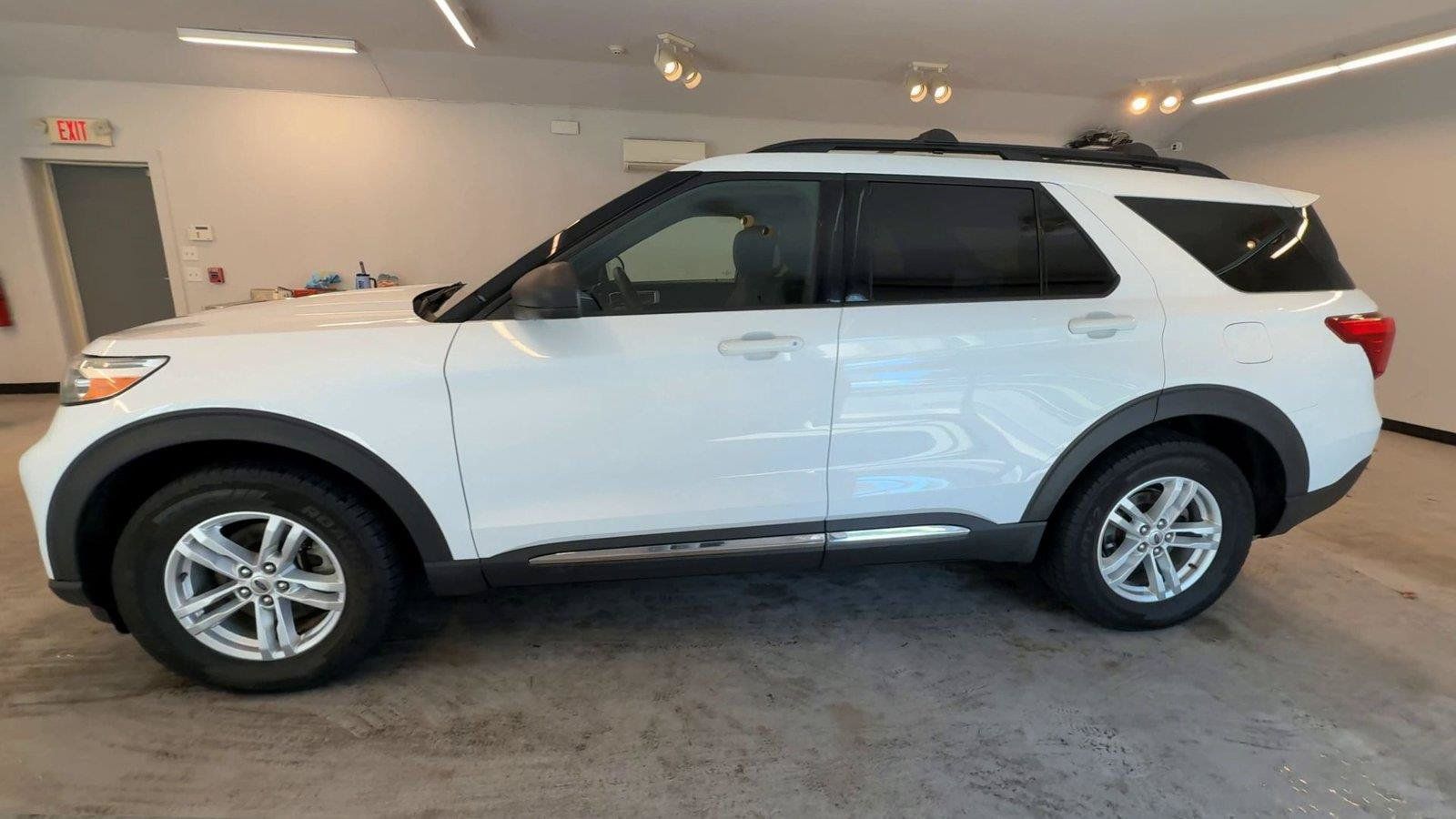 Used 2020 Ford Explorer XLT w/ Comfort Package AWD/4WD image 4