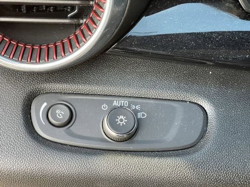 Used 2025 Chevrolet Trax RS w/ Driver Confidence Package image 25