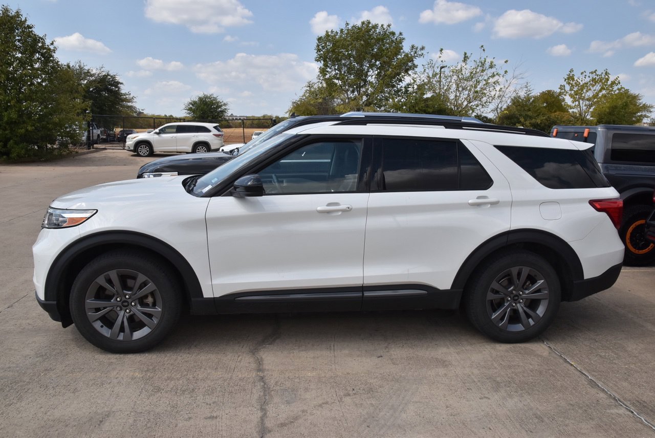 Used 2022 Ford Explorer XLT w/ Equipment Group 202A RWD image 9