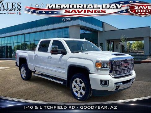 Used 2019 GMC Sierra 2500 Denali w/ Duramax Plus Package AWD/4WD image 1