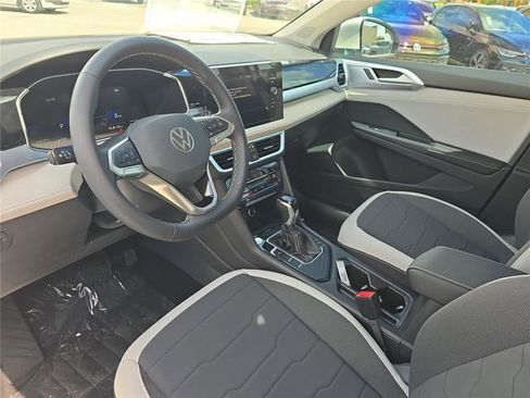 New 2026 Volkswagen Taos SE FWD image 14