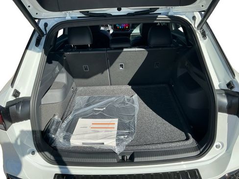New 2026 Volkswagen Tiguan SE R-Line AWD/4WD image 24