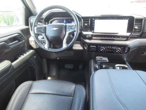 Used 2023 Chevrolet Silverado 1500 LTZ w/ Z71 Off-Road Package AWD/4WD image 13
