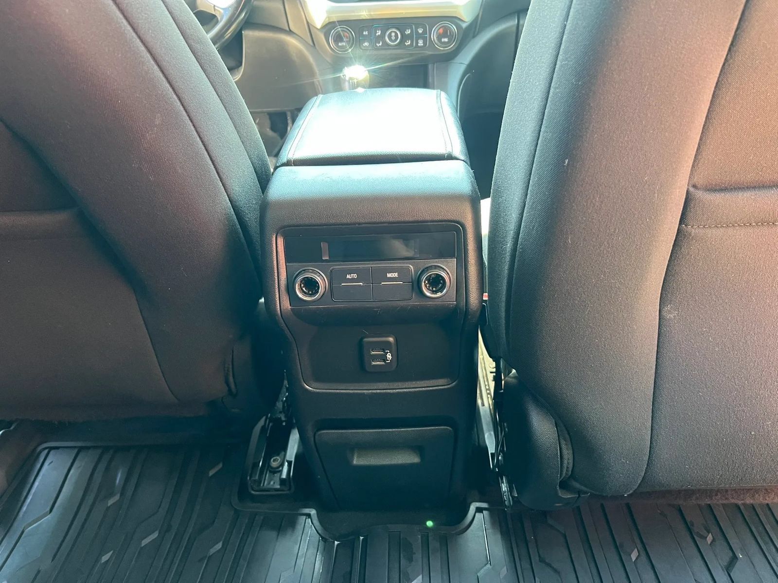 Used 2019 GMC Acadia SLE FWD image 25