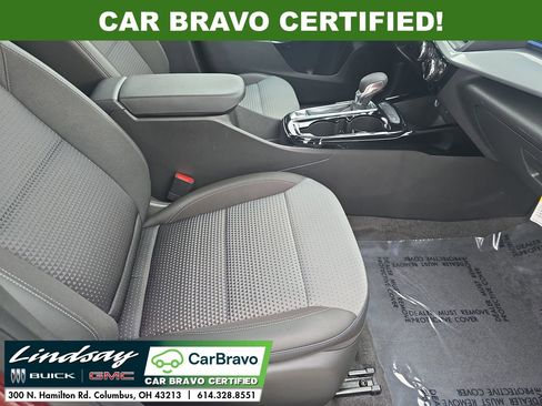 Used 2025 Chevrolet Trax LT w/ LT Convenience Package image 26