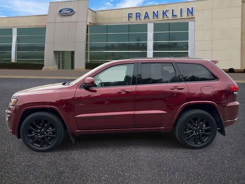 Used 2020 Jeep Grand Cherokee Altitude image 4