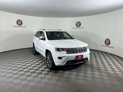 Used 2018 Jeep Grand Cherokee Overland AWD/4WD image 18