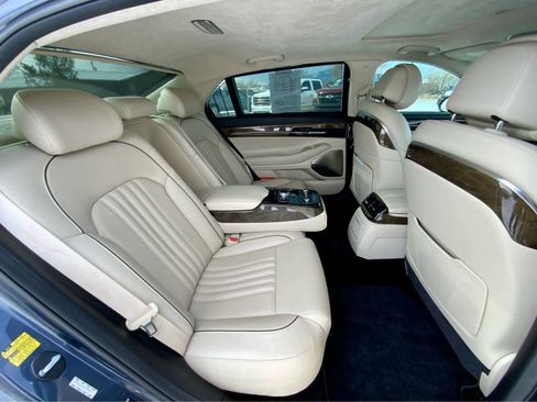Used 2017 Genesis G90 3.3T Premium image 26