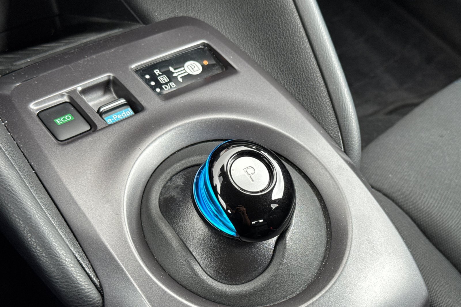 Used 2025 Nissan Leaf S FWD image 34