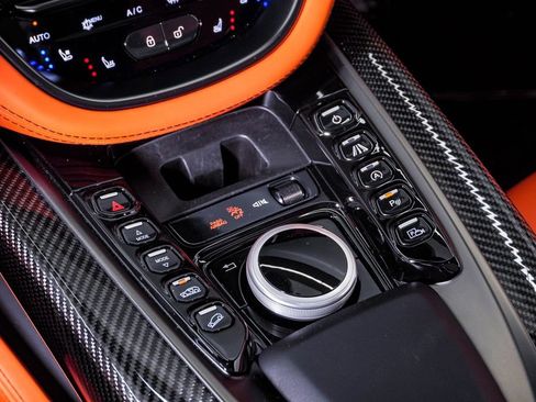 Used 2023 Aston Martin DBX SUV image 32