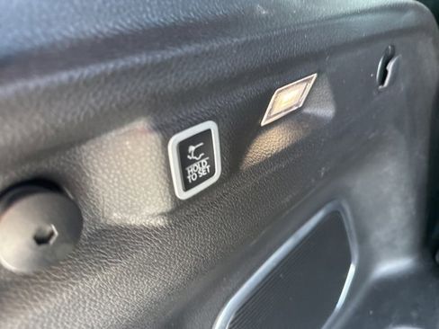 Used 2024 Jeep Grand Cherokee L Limited w/ Black Appearance Package image 8