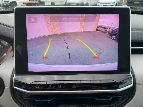 Used 2022 Jeep Compass Limited image 27