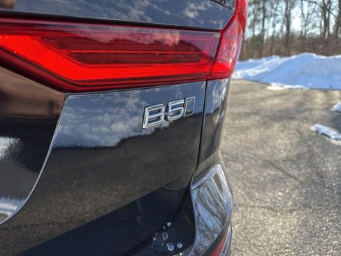 Certified 2025 Volvo XC60 B5 Core image 39