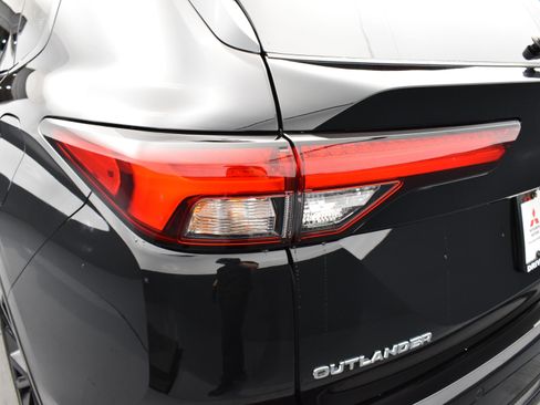 New 2025 Mitsubishi Outlander SEL Black Edition image 8
