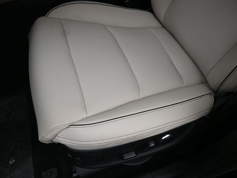 New 2026 Genesis GV70 2.5T Advanced AWD/4WD image 22