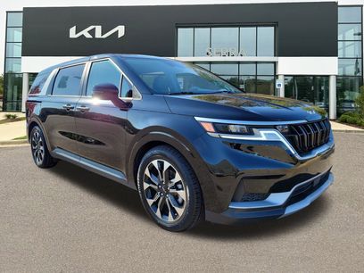 Used 2024 Kia Carnival EX