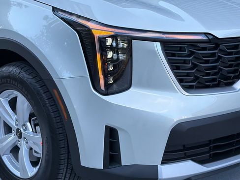 New 2026 Kia Sorento LX FWD image 9