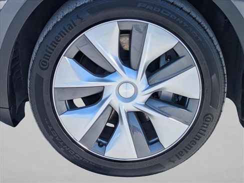 Used 2023 Tesla Model Y 2WD image 24