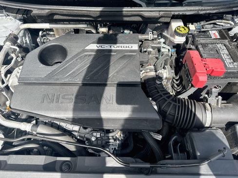 Used 2025 Nissan Rogue SV FWD image 31
