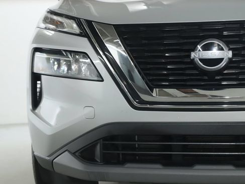Used 2023 Nissan Rogue SV AWD/4WD image 6