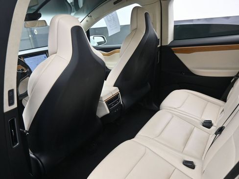 Used 2019 Tesla Model X 100D image 29