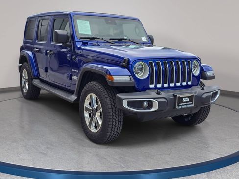 Used 2019 Jeep Wrangler Unlimited Sahara AWD/4WD image 4