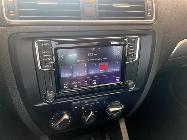 Used 2017 Volkswagen Jetta SE FWD image 21