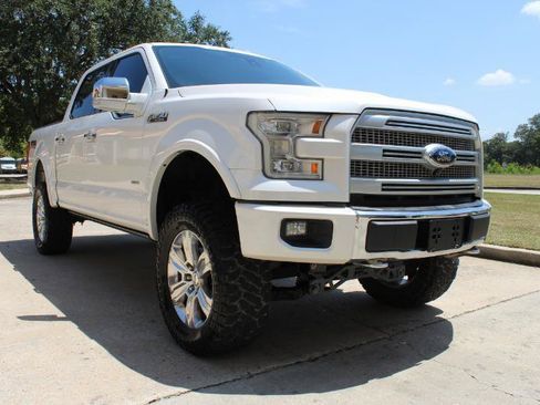 Used 2017 Ford F150 Platinum w/ Equipment Group 701A Luxury AWD/4WD image 5