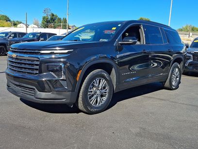 Used 2025 Chevrolet Traverse LT